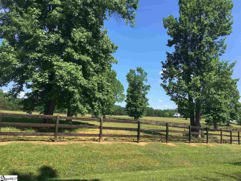 Property image 3 at 289 & 297 Stable Gate Drive, Campobello, SC 29322