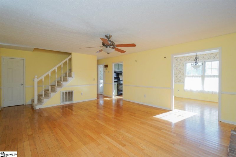 Property image 5 at 15 Maple Leaf Court, Greenville, SC 29611