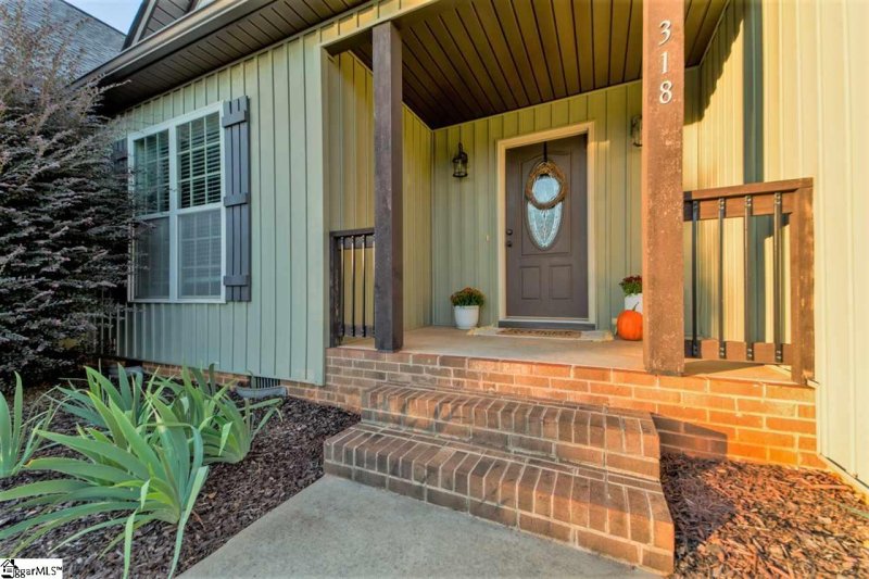 Property image 2 at 318 War Emblem Drive, Boiling Springs, SC 29316-8397