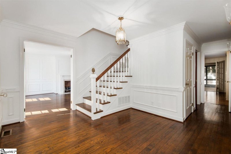 Property image 2 at 105 Stonehedge Drive, Greenville, SC 29615