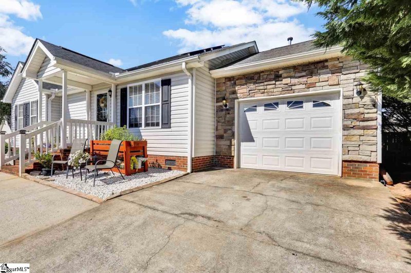 Property image 3 at 1 Casting Court, Taylors, SC 29687-5766