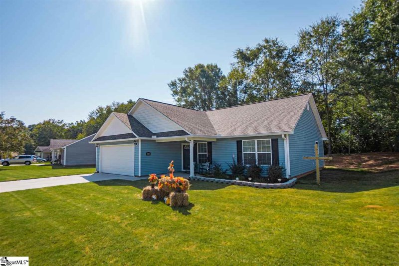 Property image 2 at 218 Amethyst Way, Laurens, SC 29360