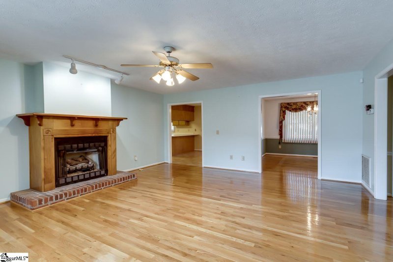 Property image 4 at 102 Patio Road, Easley, SC 29642