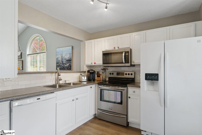 Property image 4 at 18 CREEKBEND Court, Simpsonville, SC 29681