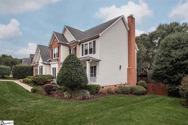 Property image 2 at 205 Draymoor Lane, Simpsonville, SC 29681