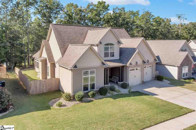 Property image 2 at 301 Brenleigh Court, Simpsonville, SC 29680-7421