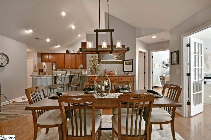 Property image 4 at 204 Sunset Glory Lane, Greenville, SC 29617