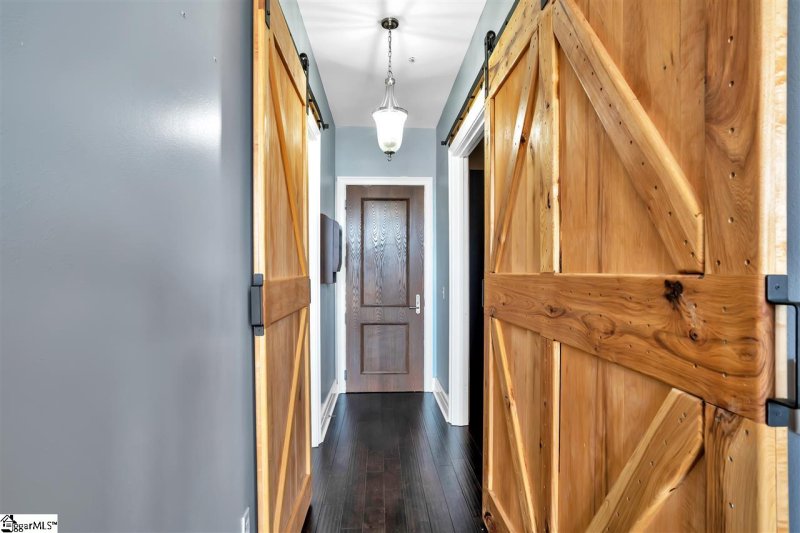 Property image 2 at 111 E McBee Avenue, Greenville, SC 29601