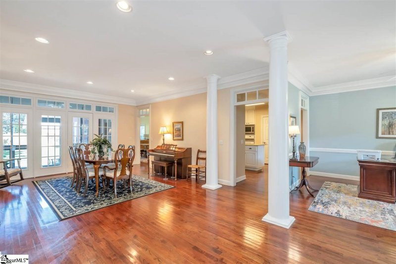 Property image 3 at 6 W Thistle Lane, Greenville, SC 29615