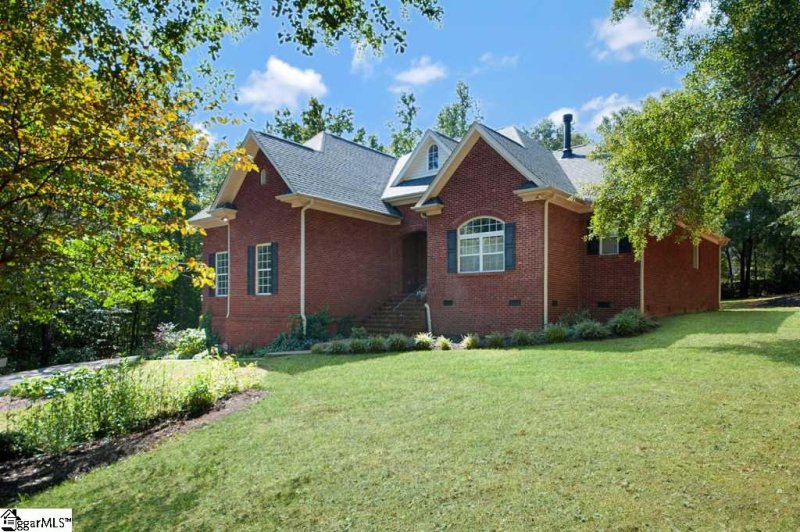 Property image 2 at 20 Knob Creek Court, Greer, SC 29651