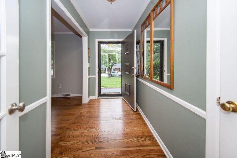 Property image 4 at 104 Confederate Circle, Taylors, SC 29687