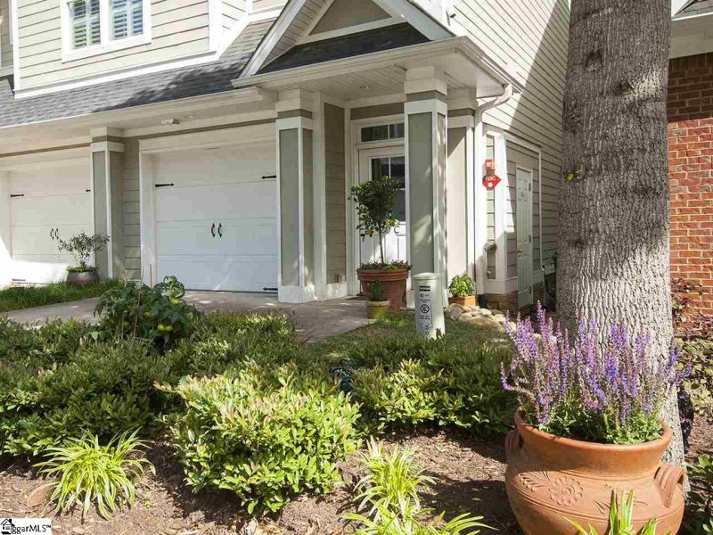 Property image 4 at 20 Edge Court, Greenville, SC 29609