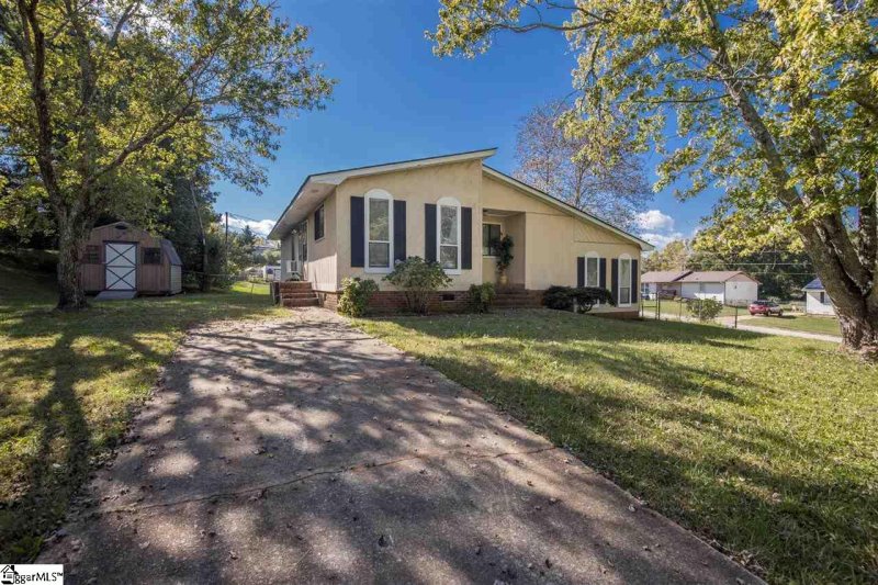 Property image 3 at 109 Kirksey Court, Travelers Rest, SC 29690-9638