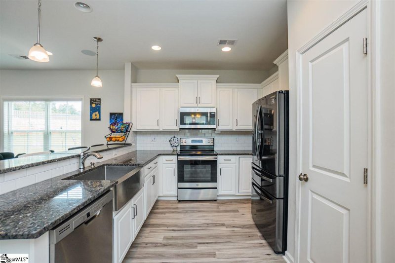 Property image 3 at 409 N Ivestor Court, Inman, SC 29349