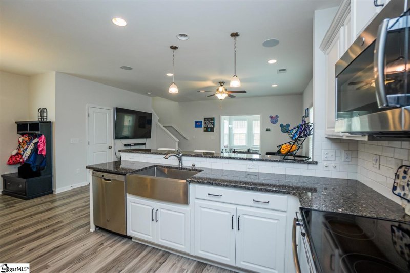 Property image 4 at 409 N Ivestor Court, Inman, SC 29349