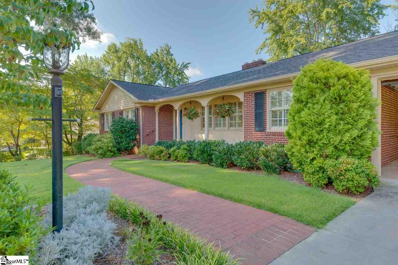 Property image 4 at 10 Yancey Drive, Greenville, SC 29615