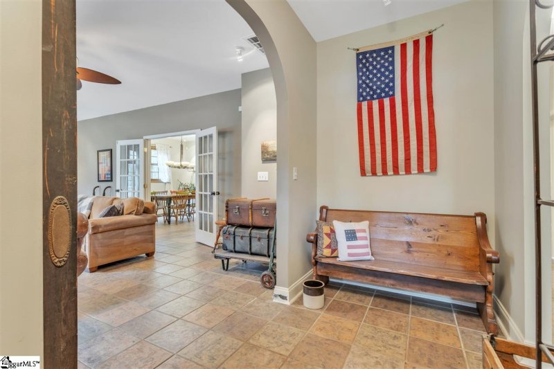 Property image 4 at 6 Honey Locust Lane, Piedmont, SC 29673