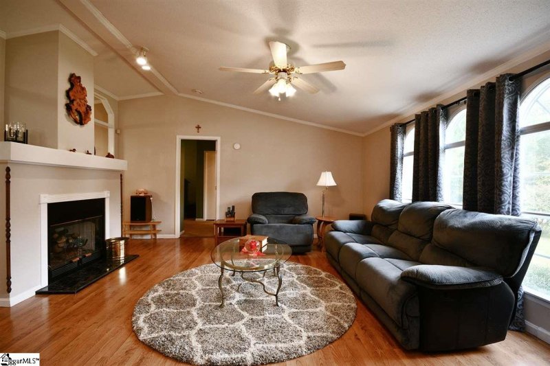 Property image 3 at 518 Ashford Oak Way, Simpsonville, SC 29680