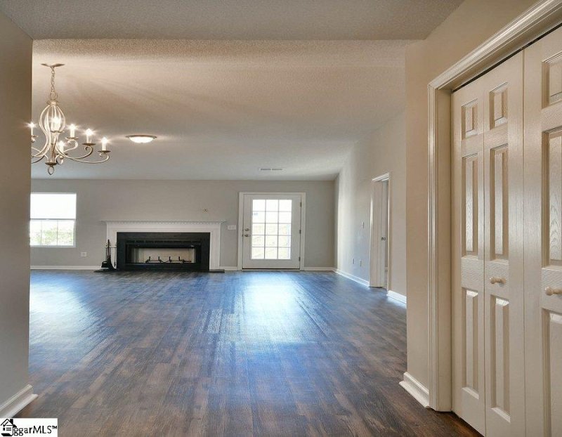 Property image 4 at 6 Hillside Glen Drive, Greer, SC 29650
