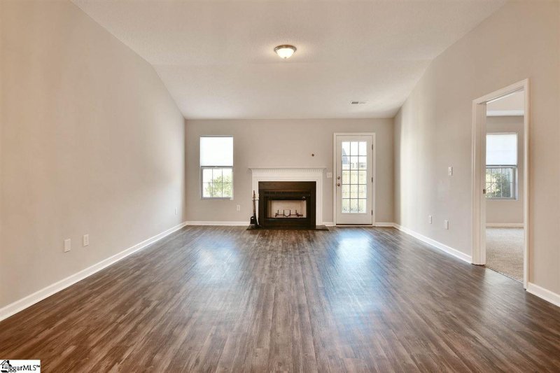 Property image 5 at 6 Hillside Glen Drive, Greer, SC 29650