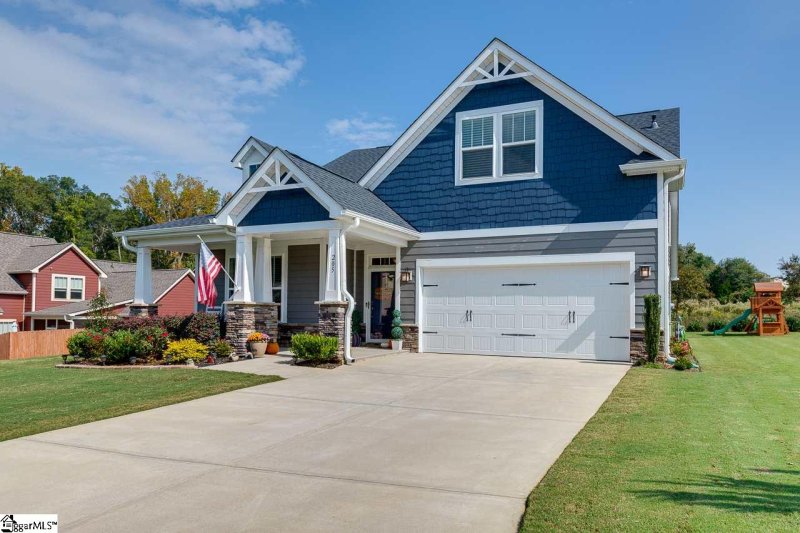 Property image 2 at 205 Red Leaf Lane, Simpsonville, SC 29680