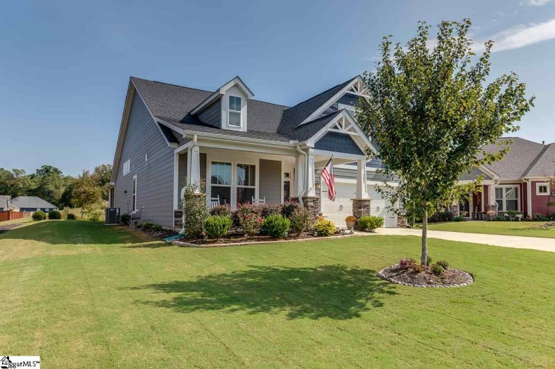 Property image 3 at 205 Red Leaf Lane, Simpsonville, SC 29680