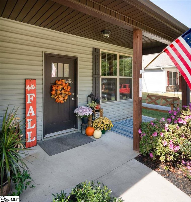 Property image 2 at 1A Maplecroft Street, Greenville, SC 29609