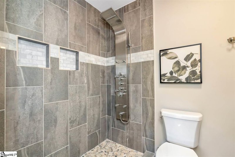 Property image 5 at 3 Dalegrove Court, Greenville, SC 29607