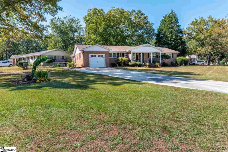 Property image 2 at 106 Brookbend Road, Mauldin, SC 29662