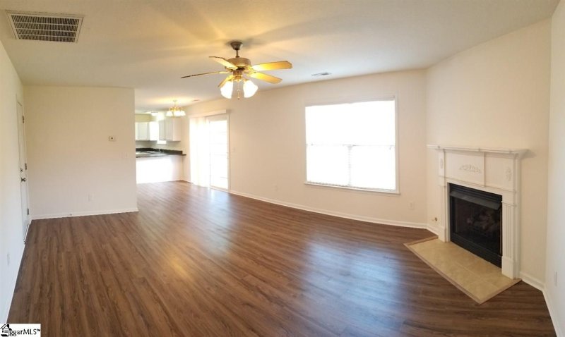 Property image 5 at 404 Sunrose Court, Simpsonville, SC 29680