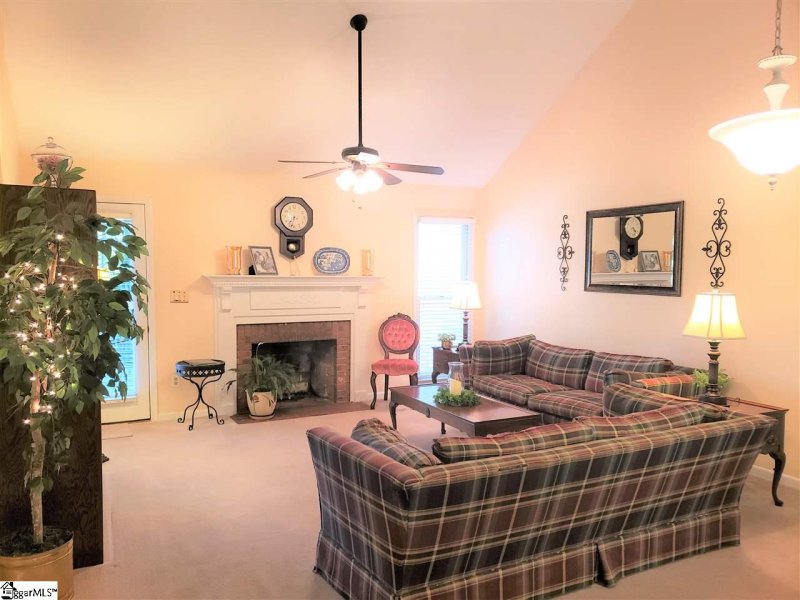 Property image 2 at 322 Angie Drive, Taylors, SC 29687