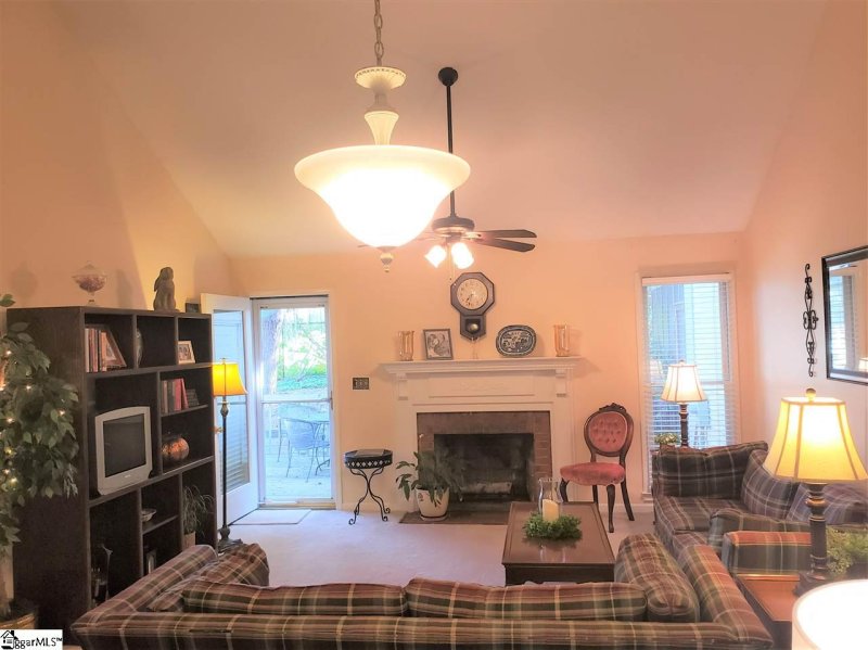 Property image 3 at 322 Angie Drive, Taylors, SC 29687