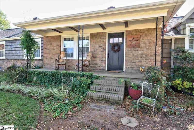 Property image 3 at 106 Patrol Club Road, Greenville, SC 29609