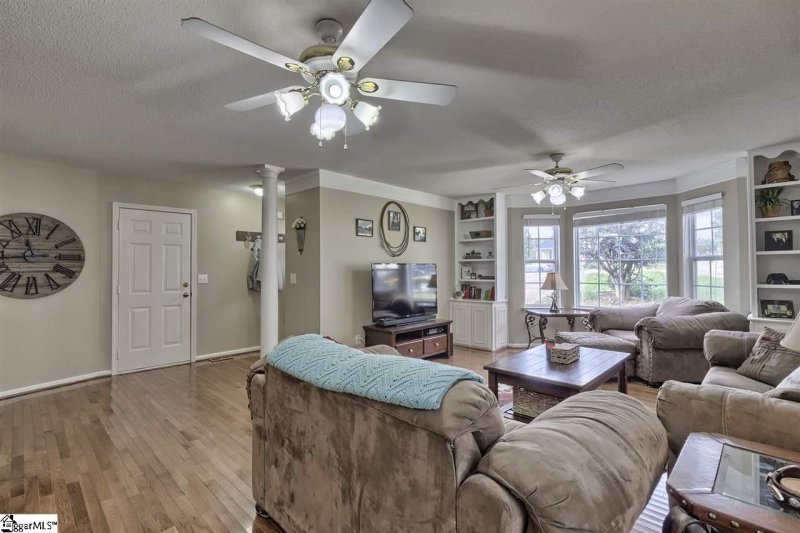 Property image 5 at 118 Meadow Hill Way, Taylors, SC 29687