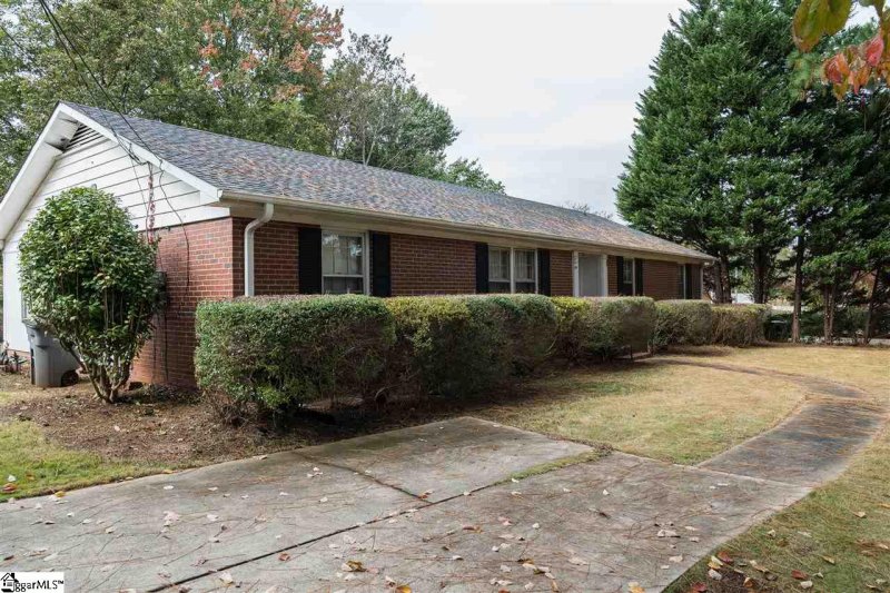 Property image 5 at 409 Butler Springs Road, Greenville, SC 29615