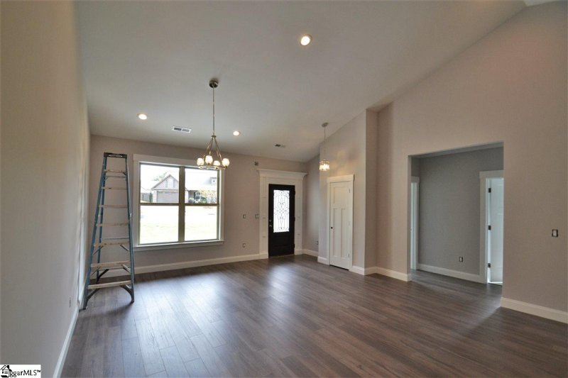 Property image 3 at 460 Risen Star Drive, Boiling Springs, SC 29316