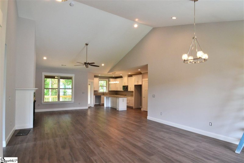 Property image 5 at 460 Risen Star Drive, Boiling Springs, SC 29316