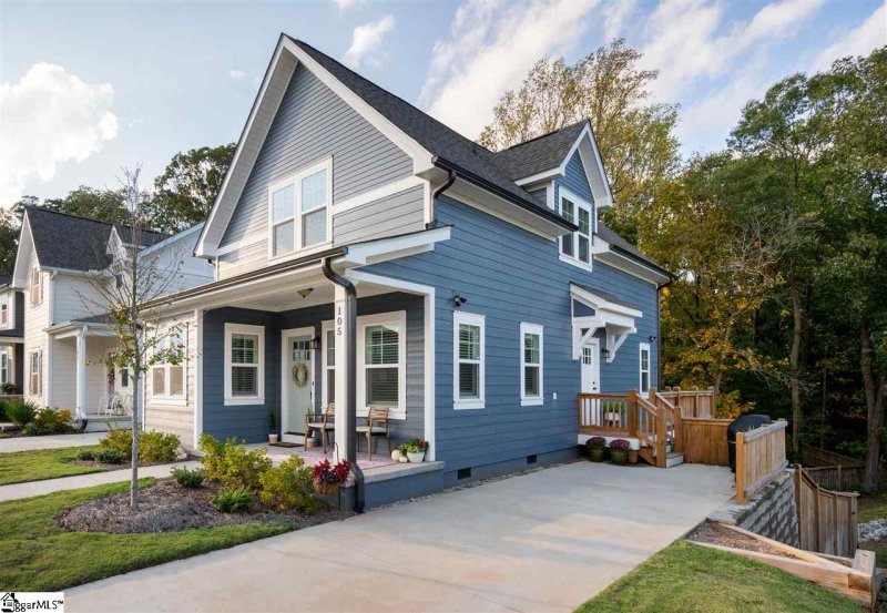 Property image 3 at 105 Greenridge Drive, Greenville, SC 29607