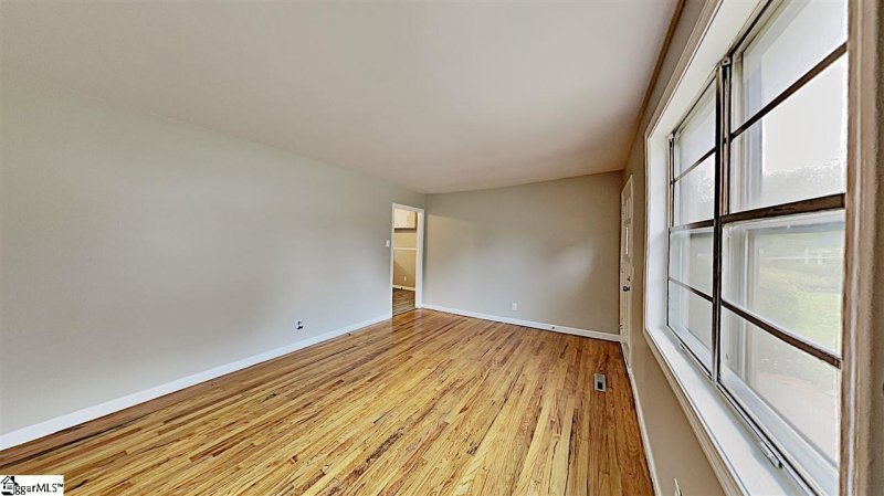 Property image 3 at 221 Bluff Drive, Greenville, SC 29605