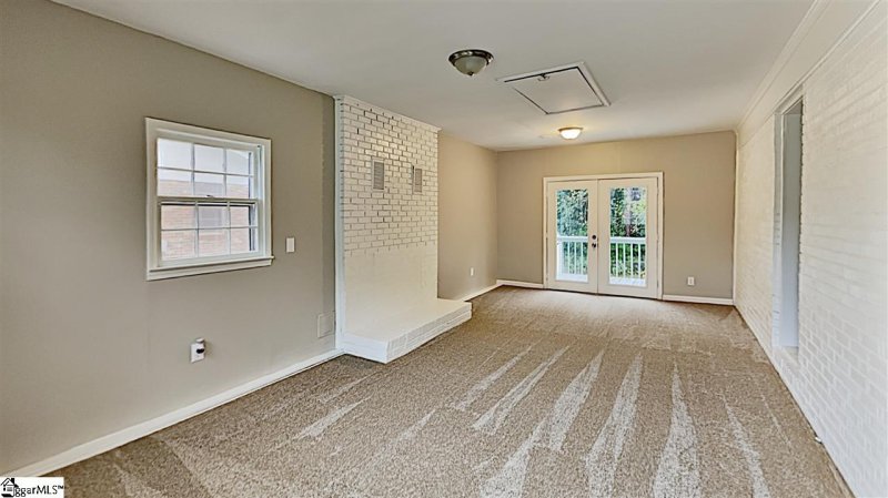 Property image 4 at 221 Bluff Drive, Greenville, SC 29605
