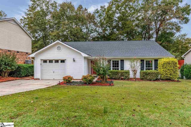 Property image 2 at 4 Chinaberry Lane, Simpsonville, SC 29680