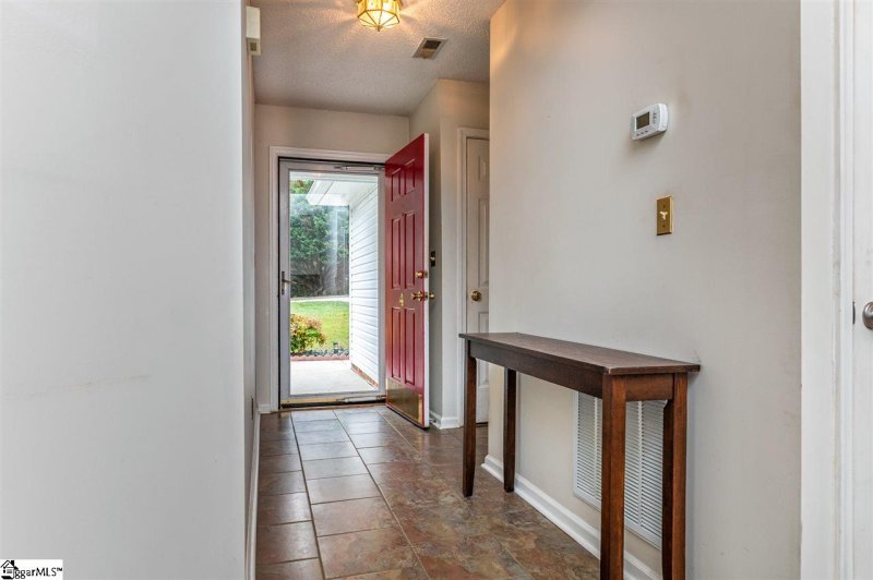 Property image 3 at 4 Chinaberry Lane, Simpsonville, SC 29680