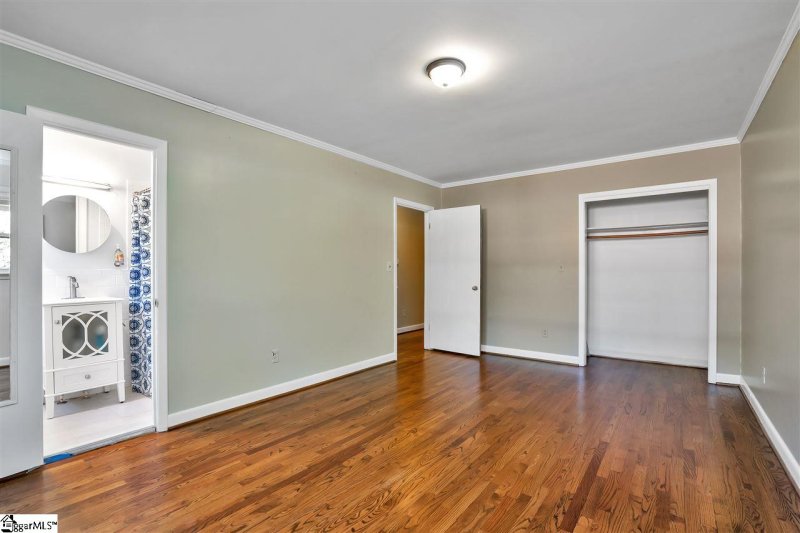 Property image 4 at 230 Azalea Court, Greenville, SC 29615