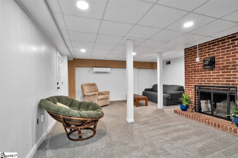 Property image 5 at 230 Azalea Court, Greenville, SC 29615