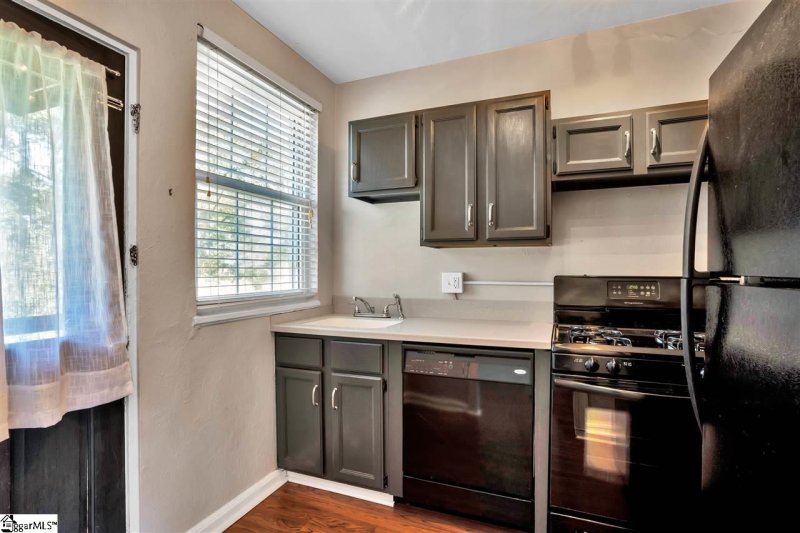 Property image 5 at 601 Cleveland 2E Street, Greenville, SC 29601