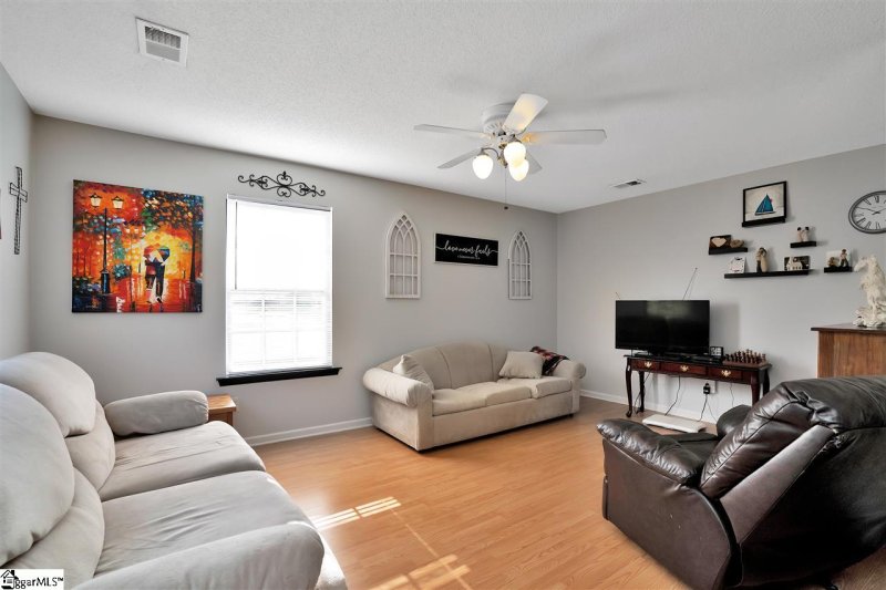 Property image 4 at 116 W Bright Road, Duncan, SC 29334