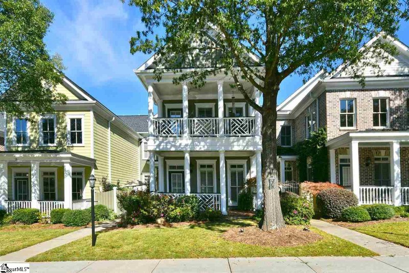 16 Rivoli Lane