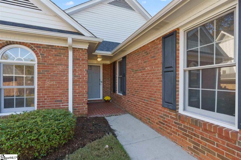 Property image 2 at 210 Greenview Circle, Greenville, SC 29609