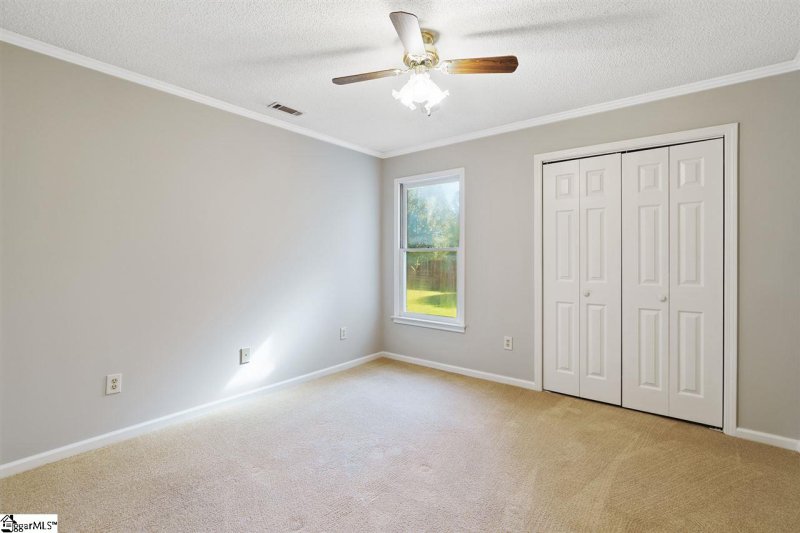 Property image 5 at 210 Greenview Circle, Greenville, SC 29609