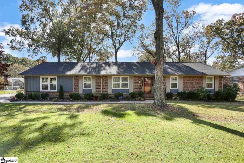 1 E Heathwood Drive